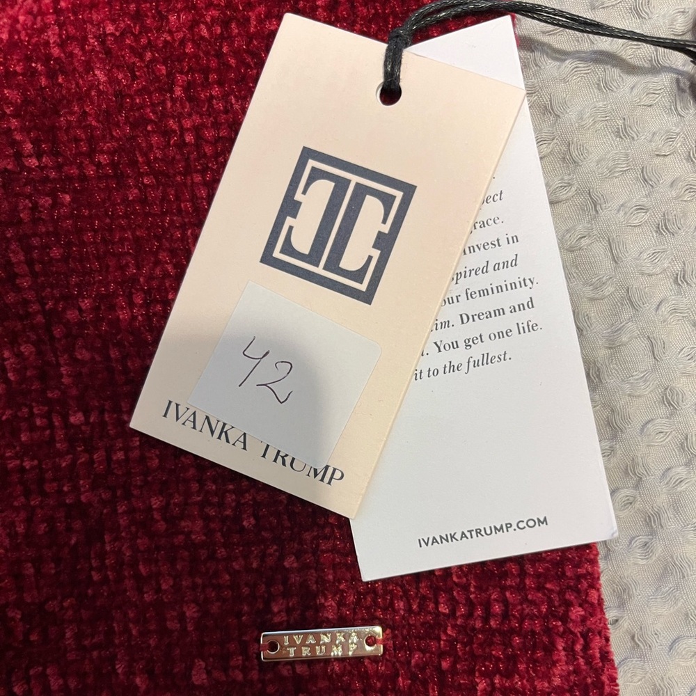 New with tags women medium Ivanka Trump sweater